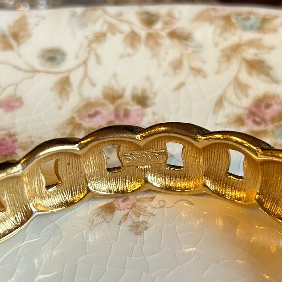 Vintage Monet Fixed Chain Link Bracelet With Red Enamel Accents Signed - Picture 8 of 8